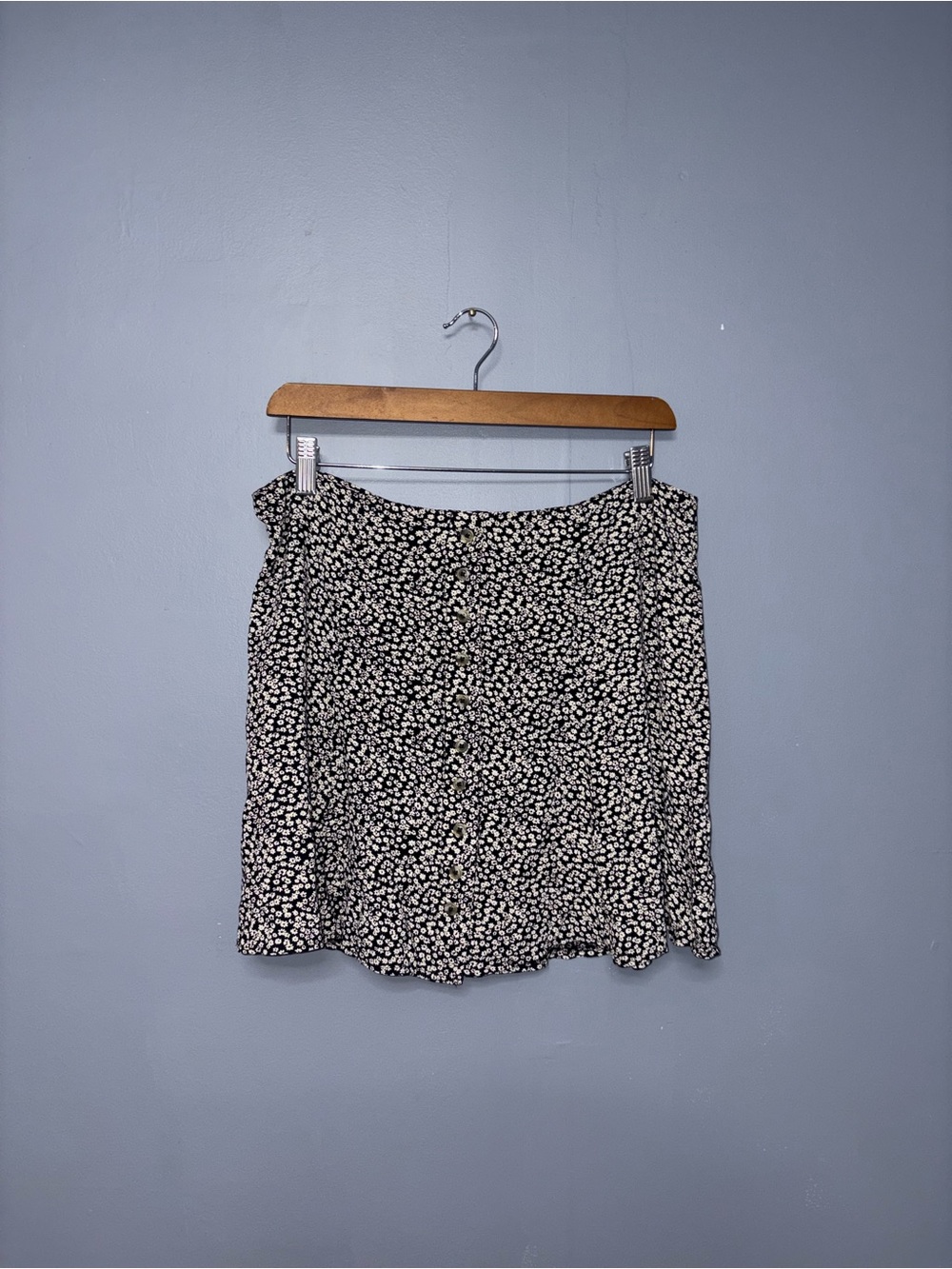 American Eagle | Black Printed Button Skirt | Size 10